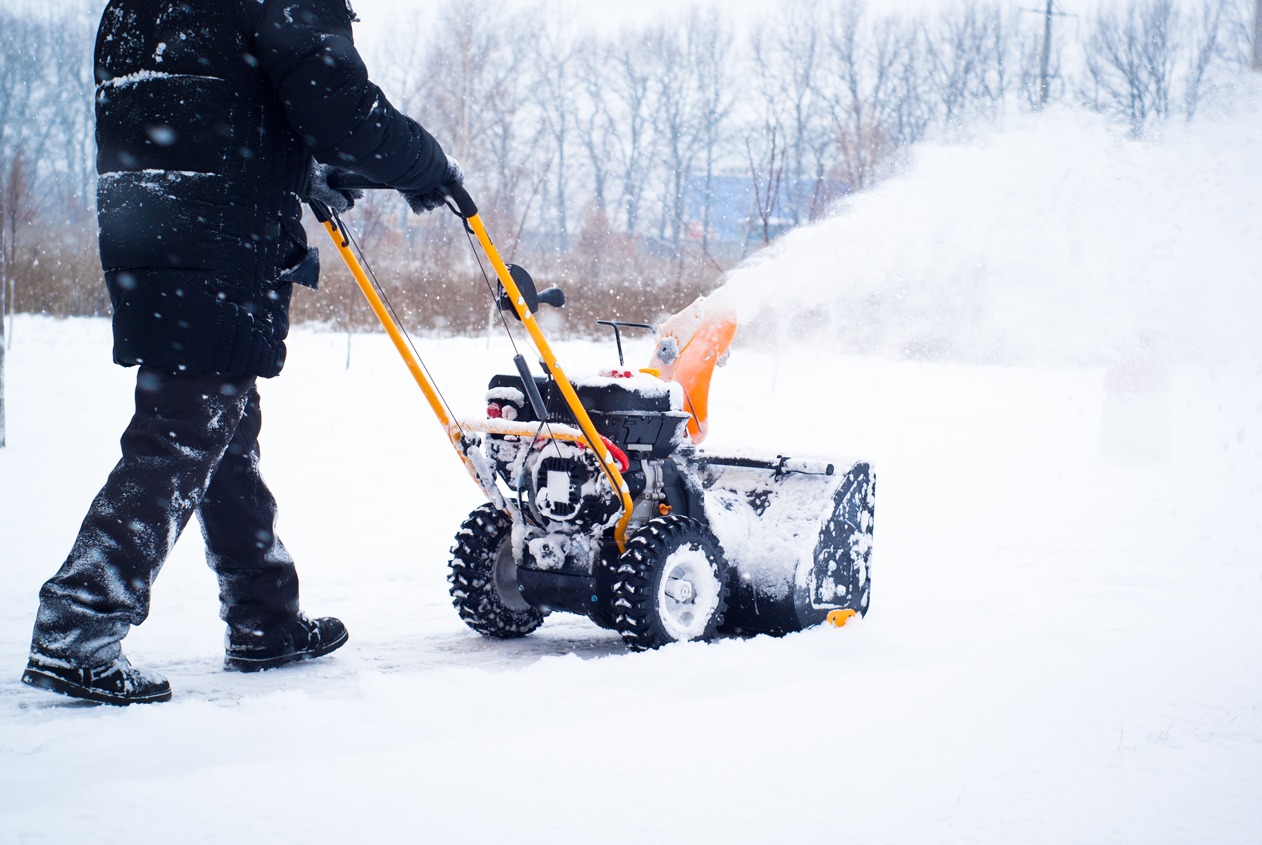 4 tips to keep your driveway and sidewalks ice-free